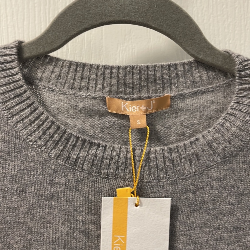 Cashmere sweater by Kier & J. Size Small. NWT. - Picture 4 of 8